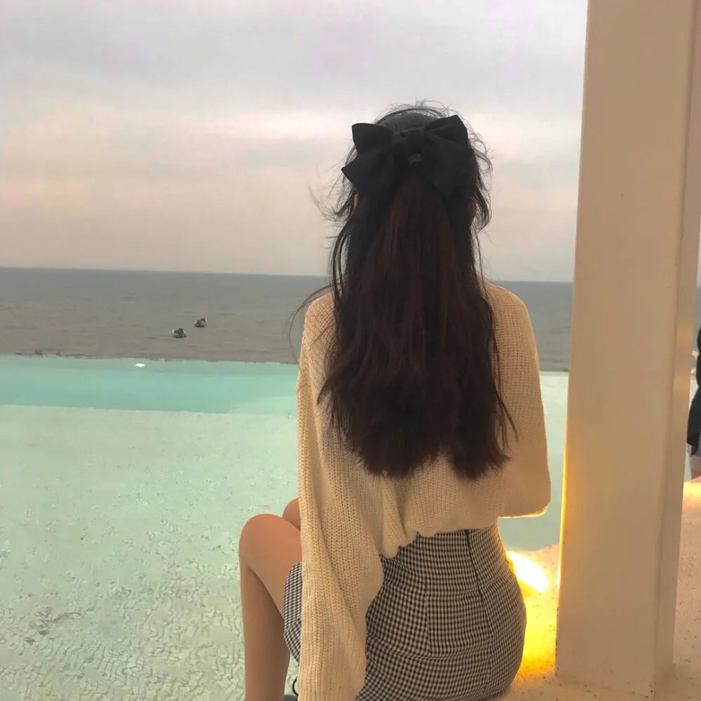 逃荒被丢下我带空间躲深山种田